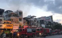 Cháy quán bar tại TP.HCM lúc rạng sáng