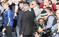 Khi hành động của Mourinho bị đem ra "trêu ngươi"