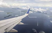 Máy bay United Airlines hạ cánh khẩn cấp ở Australia