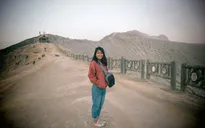 Du khách Việt kể lại hành trình khám phá miệng núi lửa kỳ ảo ở Indonesia