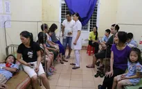 Khoảng 100 học sinh nhập viện do nghi ngộ độc thực phẩm