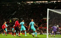 Sanchez hóa người hùng, ghi bàn giúp Man Utd thắng 3-2 đúng phút 90