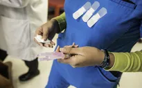 FDA tăng tuổi tiêm vaccine HPV đến 45 tuổi