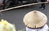 Đòn gánh - Ký ức khó phai với nhiều thế hệ người Việt