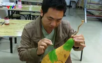 Độc đáo tranh vẽ trên quả bầu