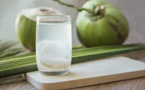 Khi nào bà bầu không nên uống nước dừa?