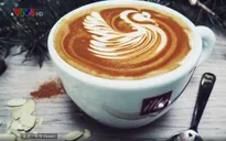 Độc đáo nghệ thuật vẽ trên tách cà phê