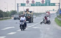 Xử lý nghiêm xe máy vào làn cao tốc trên đại lộ Thăng Long