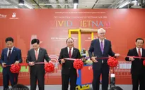 Thủ tướng Nguyễn Xuân Phúc dự lễ khai mạc Tuần lễ hàng Việt Nam tại Singapore