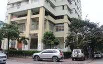 Bé trai 5 tuổi thoát chết sau khi rơi từ tầng 7 chung cư