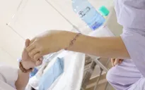 Người đàn ông vào viện với cẳng tay bị dập nát