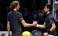 ATP Finals: Djokovic thắng dễ Zverev, Cilic đánh bại Isner
