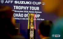 Đông đảo khán giả Hà Nội tận mắt chiêm ngưỡng cúp vàng AFF Cup