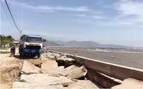 Sụt lún nghiêm trọng đê kè chắn sóng, đe doạ hơn 300 hộ dân ở Ninh Thuận