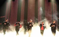 Tái hợp tại The Voice Mỹ, Backstreet Boys “đốt cháy” sân khấu
