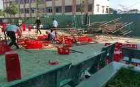 TP.HCM: Điều tra vụ sập giàn giáo khiến 25 học sinh bị thương