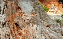 Sạt lở nghiêm trọng tại danh thắng Suối Tiên, Bình Thuận