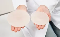 Nâng ngực bằng silicon làm tăng nguy cơ mắc ung thư, viêm khớp