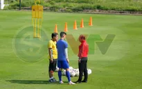 AFF Cup 2018: HLV Park Hang Seo phụ đạo riêng cho chân sút Tiến Linh
