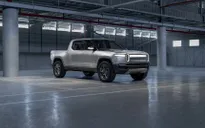 Rivian R1T - Bán tải chạy điện, tự hành, tăng tốc ngang siêu xe