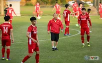 ĐTQG Việt Nam ngừng tập thể lực trong buổi tập thứ 3