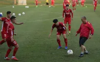 Công Phượng "ăn đòn" vì để thầy Park chạy "bở hơi tai"