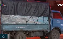 Bắt 2 đối tượng trấn lột tiền của tài xế xe tải