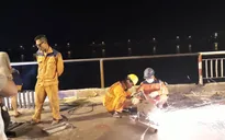 Hàn lan can cầu Chương Dương trong đêm sau vụ ô tô lao xuống sông Hồng