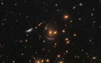 Kính viễn vọng Hubble phát hiện “bộ mặt cười ma quái” giữa vũ trụ