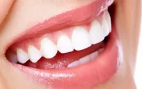 Làm trắng răng siêu hiệu quả bằng nghệ tươi