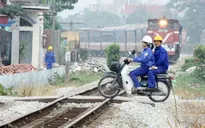 Đề xuất làm hàng rào đóng đường ngang dân sinh tự mở