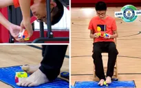 Kỷ lục giải 3 khối rubik bằng tay và chân