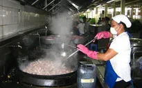 70% vụ ngộ độc thực phẩm khu công nghiệp xuất phát từ suất ăn ngoài