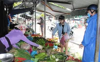 Giá rau xanh Đà Nẵng tăng sau lụt