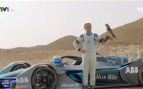 Chiêm ngưỡng cảnh tượng xe đua với chim ưng