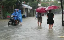 Mưa lớn kéo dài gây thời tiết rất xấu ở miền Trung