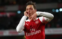 Khi Ozil biến thành "thần đèn"
