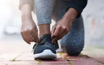 Làm thế nào để tiêu mỡ bụng khi đi bộ?