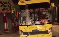 Bà Rịa - Vũng Tàu: Xe khách mất lái lao lên vỉa hè quốc lộ, 3 người thương vong