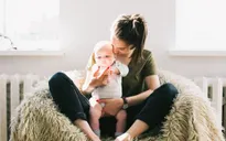 Cho con bú khiến vòng eo của phụ nữ thon gọn hơn