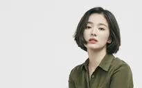 Song Hye Kyo khác lạ với tóc ngắn