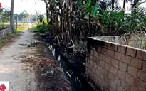 Khoảng 3.000 lít dầu tràn ra đồng ruộng Thanh Hóa