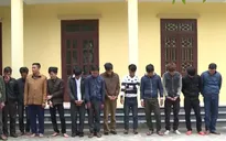 Triệt phá sới bạc chuyên nghiệp trên sông Mã, bắt giữ 16 đối tượng