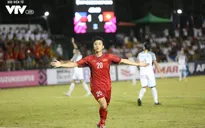 VIDEO: Khoảnh khắc siêu dễ thương của "người hùng" Phan Văn Đức sau trận bán kết AFF Cup 2018