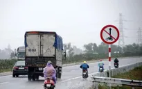 Vì sao xe máy vẫn đi vào đường cao tốc Nội Bài-Lào Cai?