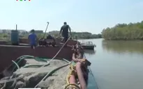 TP.HCM: Phát hiện 5 sà lan khai thác cát trái phép