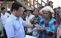 Nghĩa tình Việt Nam với người dân Biển Hồ Campuchia