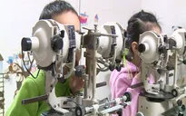 Gia tăng trẻ mắc tật khúc xạ sau thời gian học trực tuyến kéo dài