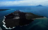 Sóng thần bất ngờ tại Indonesia khiến nhiều người thương vong