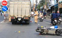 Va chạm giữa xe máy và xe tải trên Quốc lộ 91, 2 người thương vong